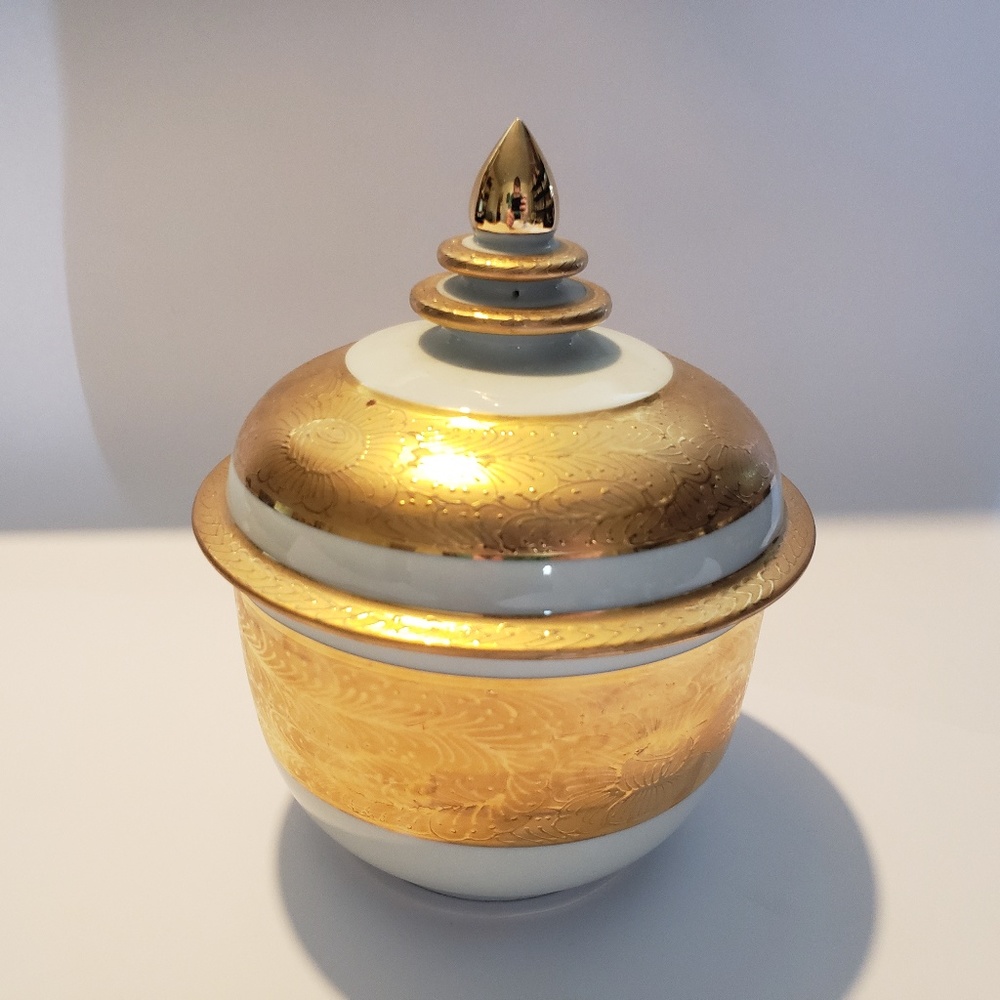 Fancy Gold and white covered candy dish